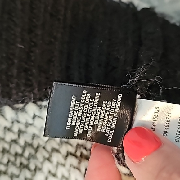 EUC Torrid size 0 houndstooth cropped cardigan sweater - Picture 8 of 9